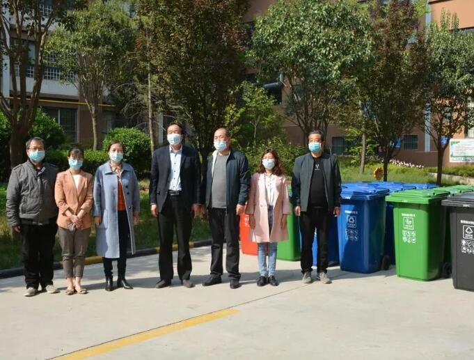 捐助小蝌蚪黄色网站分類設備，推動家園環境改善